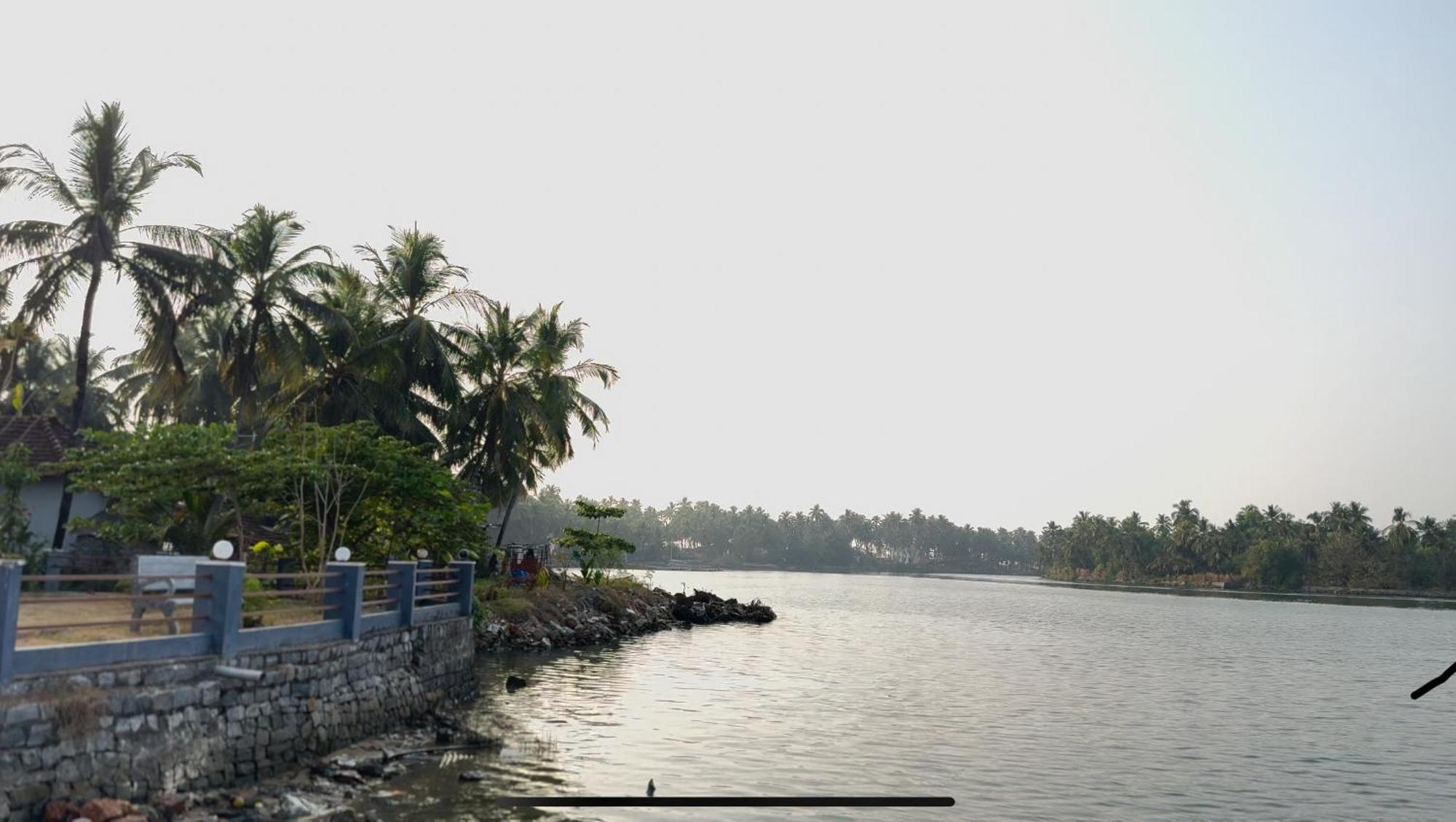 The Glasswater By The Backwater Homestay Kalyanpur Bagian luar foto